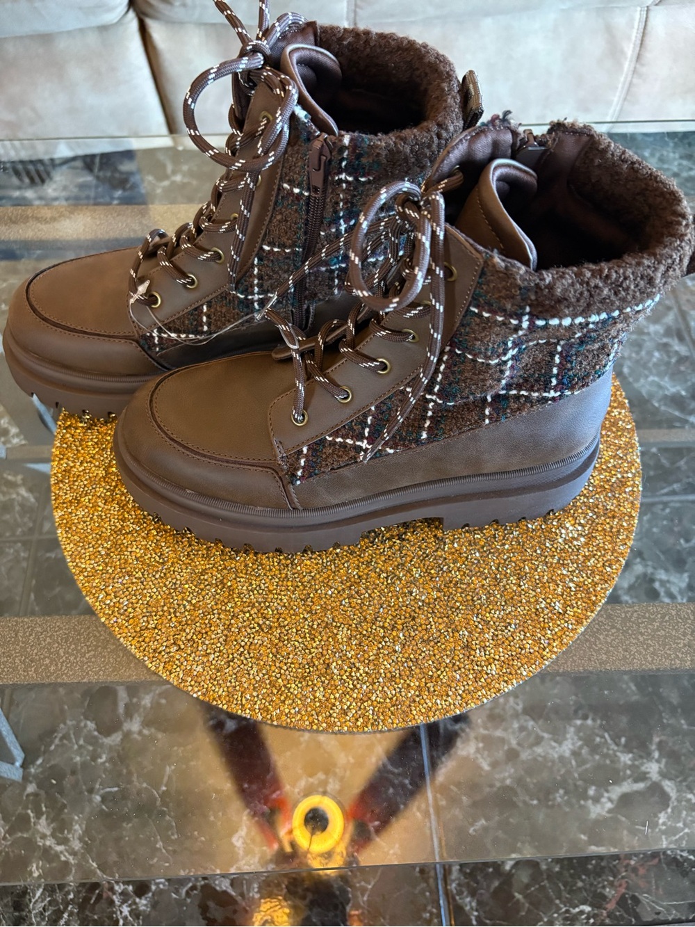 Rocket Dog Brown Plaid Lace-Up Ankle Boots/inside plush foam/side zipper 8.5